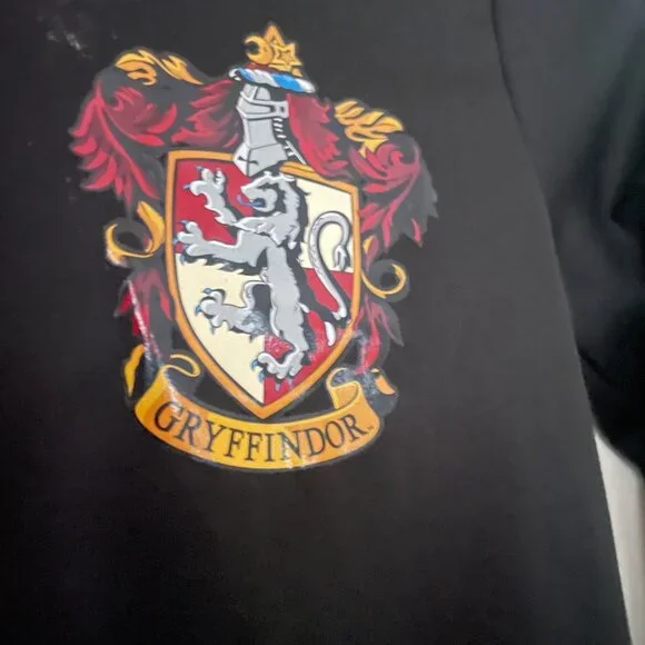 Harry Potter Gryffindor Robe - Picture 3 of 9